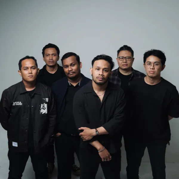 Cover lagu Tak Cukup Untukmu - Rudy Umagapi